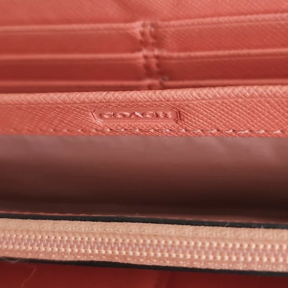 ๐คHP๐คCoach Soho Vintage Zip Around Wallet - Picture 7 of 14